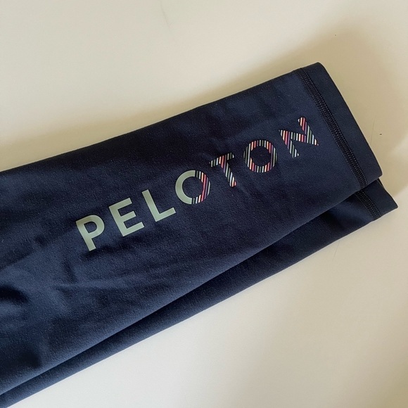 PELOTON 3/4 length leggings - Picture 11 of 11